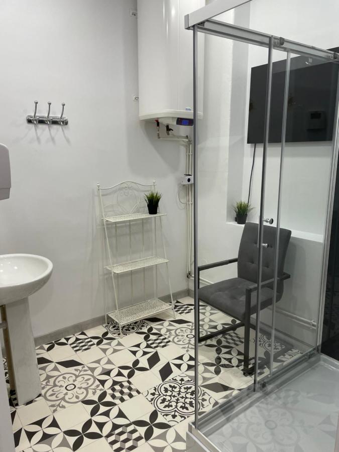 Flyfly Hostel , Darmowy Parking , Rezerwuj Przez Urzadzenia Mobilne -10 Procent Wrocław Kültér fotó