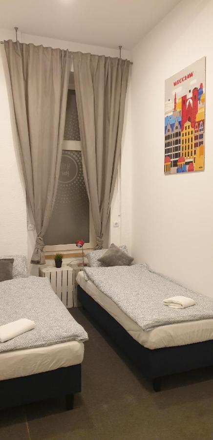 Flyfly Hostel , Darmowy Parking , Rezerwuj Przez Urzadzenia Mobilne -10 Procent Wrocław Kültér fotó