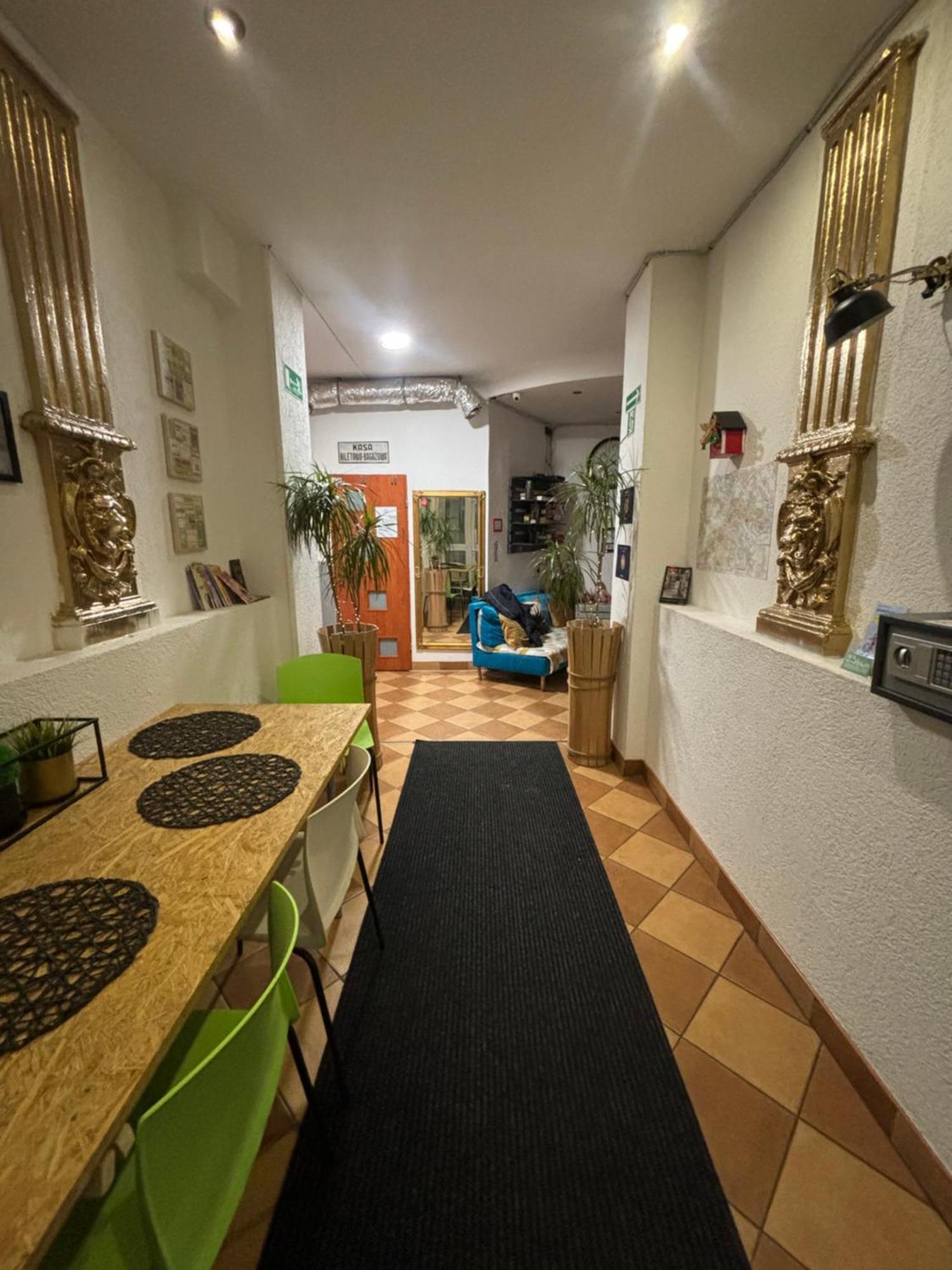 Flyfly Hostel , Darmowy Parking , Rezerwuj Przez Urzadzenia Mobilne -10 Procent Wrocław Kültér fotó
