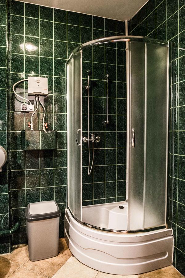 Flyfly Hostel , Darmowy Parking , Rezerwuj Przez Urzadzenia Mobilne -10 Procent Wrocław Kültér fotó