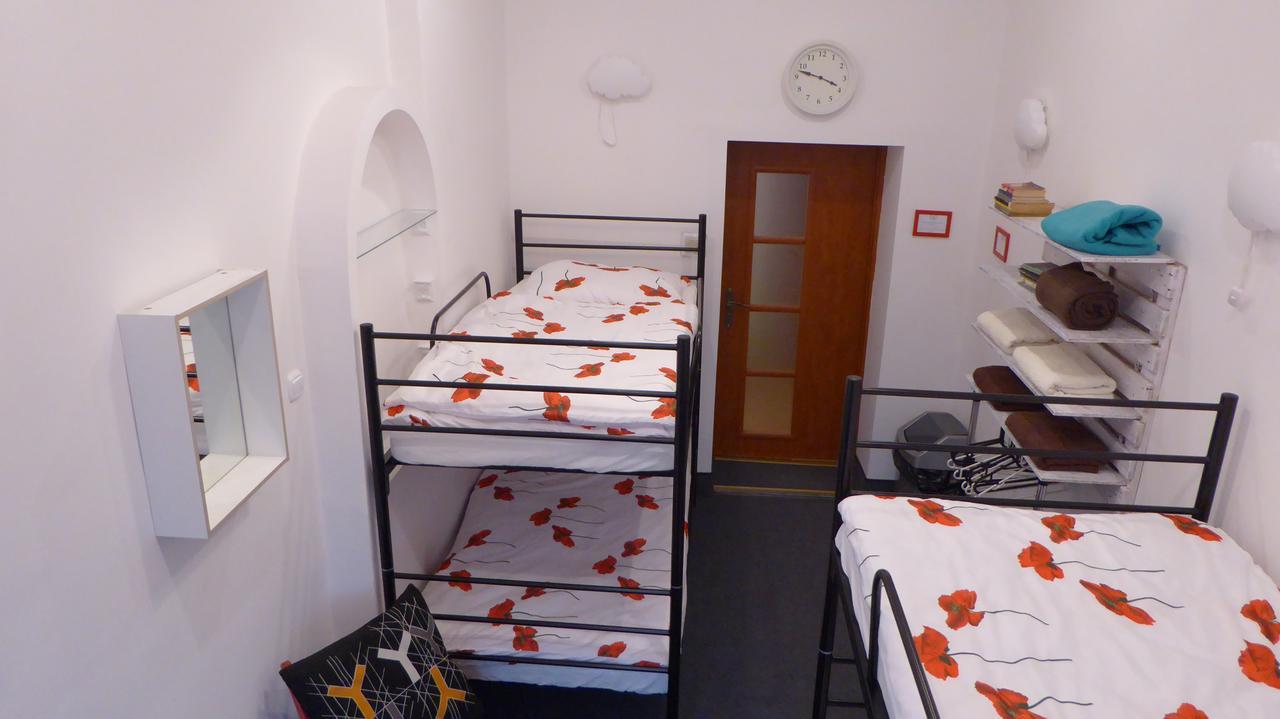Flyfly Hostel , Darmowy Parking , Rezerwuj Przez Urzadzenia Mobilne -10 Procent Wrocław Kültér fotó