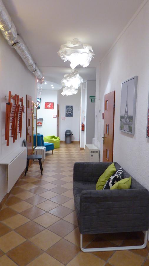 Flyfly Hostel , Darmowy Parking , Rezerwuj Przez Urzadzenia Mobilne -10 Procent Wrocław Kültér fotó