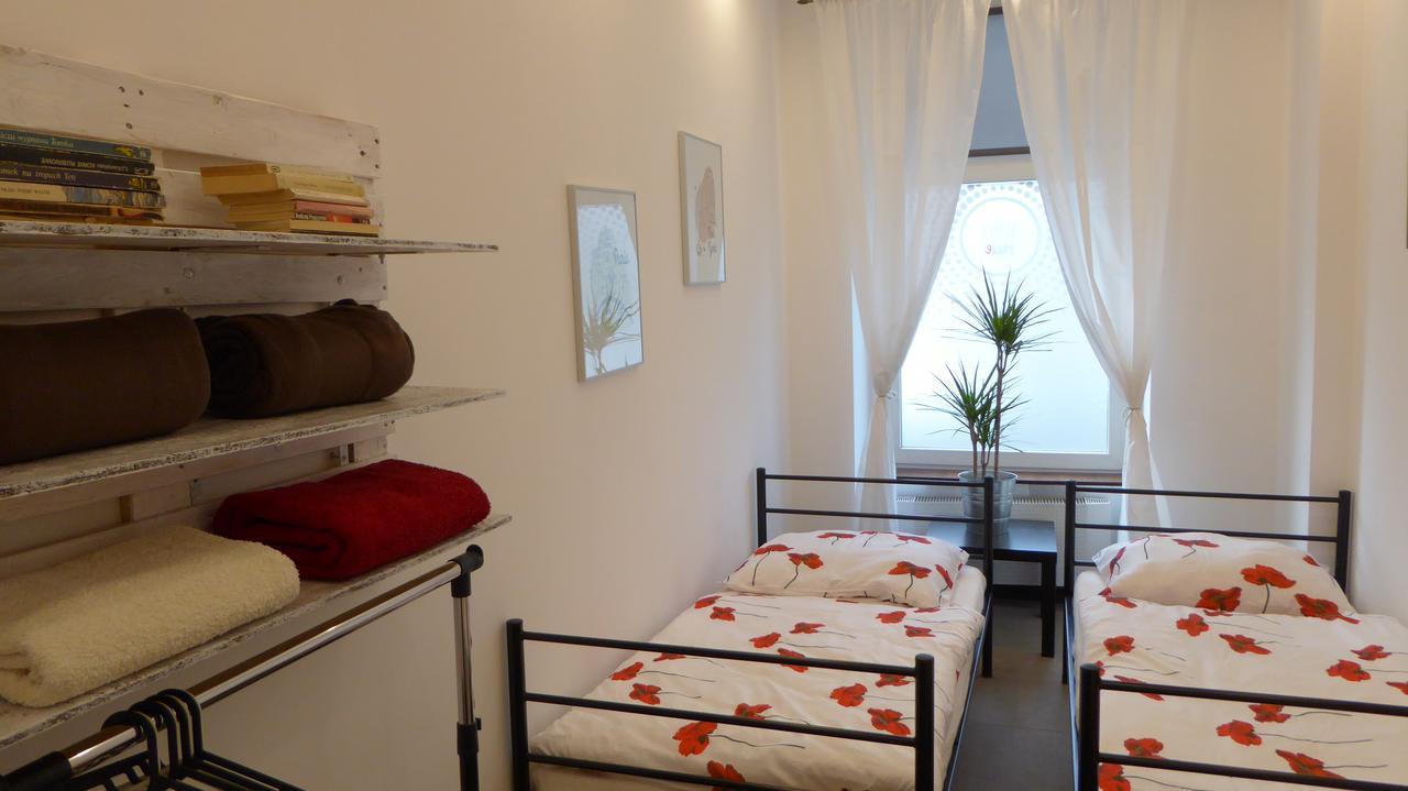 Flyfly Hostel , Darmowy Parking , Rezerwuj Przez Urzadzenia Mobilne -10 Procent Wrocław Kültér fotó