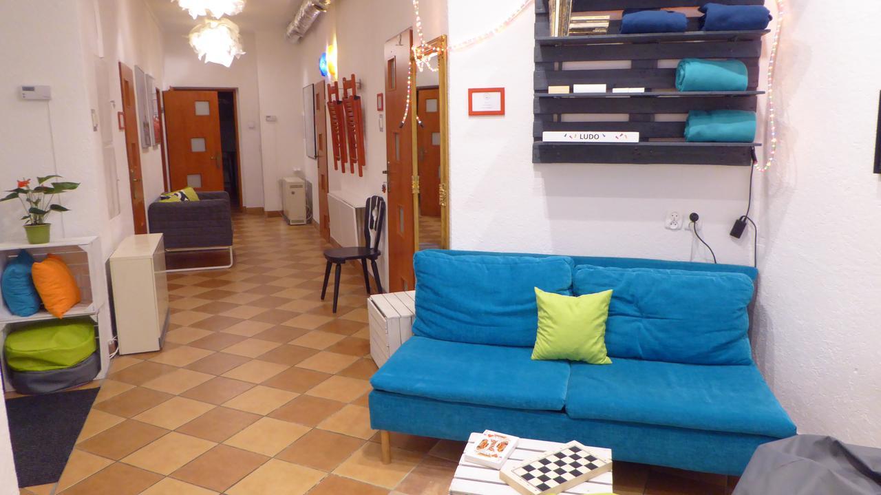 Flyfly Hostel , Darmowy Parking , Rezerwuj Przez Urzadzenia Mobilne -10 Procent Wrocław Kültér fotó