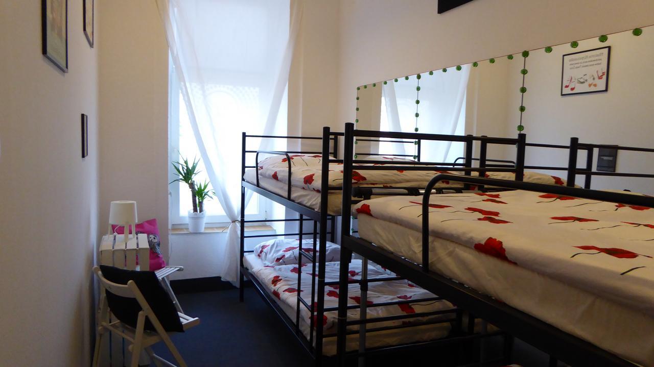 Flyfly Hostel , Darmowy Parking , Rezerwuj Przez Urzadzenia Mobilne -10 Procent Wrocław Kültér fotó