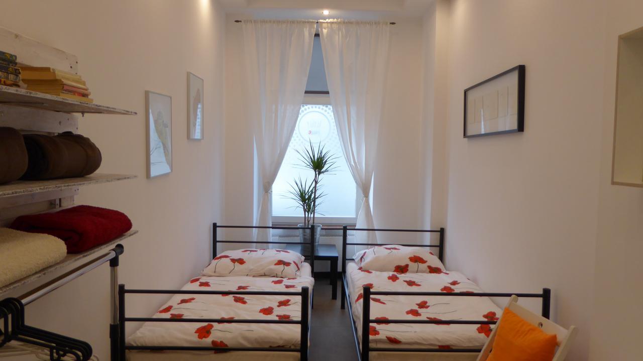 Flyfly Hostel , Darmowy Parking , Rezerwuj Przez Urzadzenia Mobilne -10 Procent Wrocław Kültér fotó