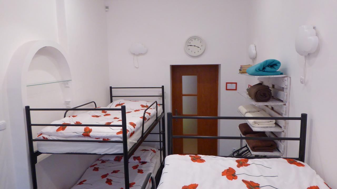Flyfly Hostel , Darmowy Parking , Rezerwuj Przez Urzadzenia Mobilne -10 Procent Wrocław Kültér fotó